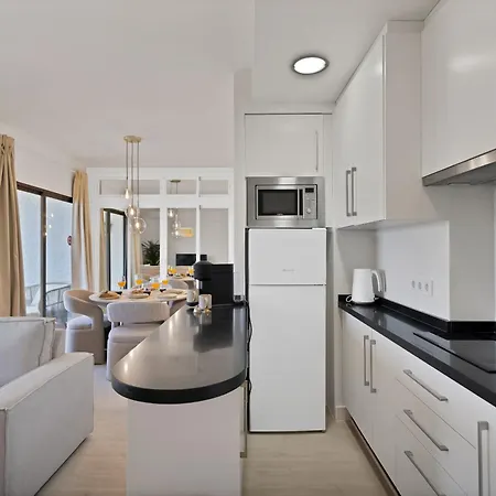 Mediterraneo Beachfront 3 - Center *